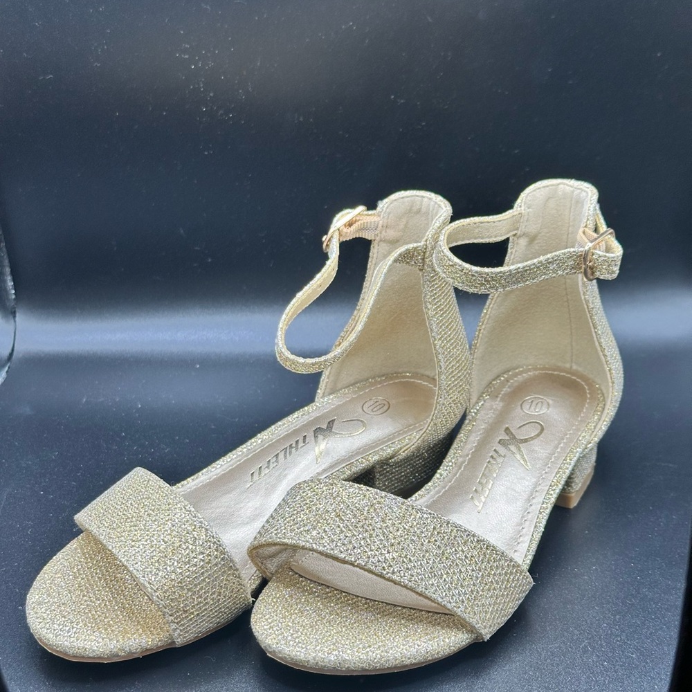 Gold Dress Shoes with Elegant Design